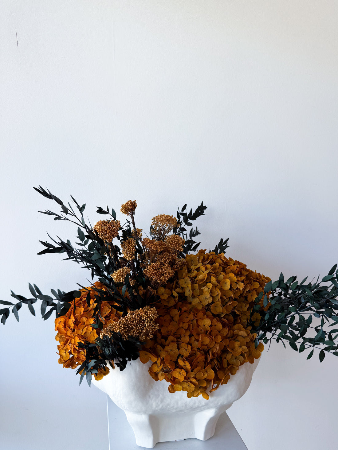 ALICE PRESERVED FLOWER ARRANGEMENT IN CONCH BOWL