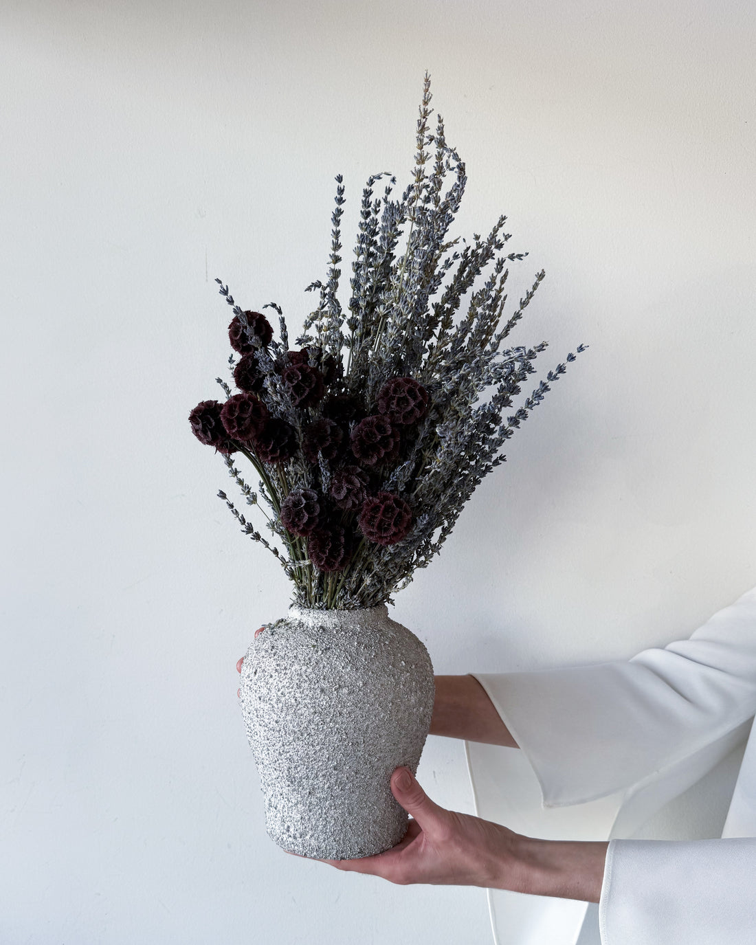 YOLANDA DRIED LAVENDER ARRANGEMENT IN HERAMA POT