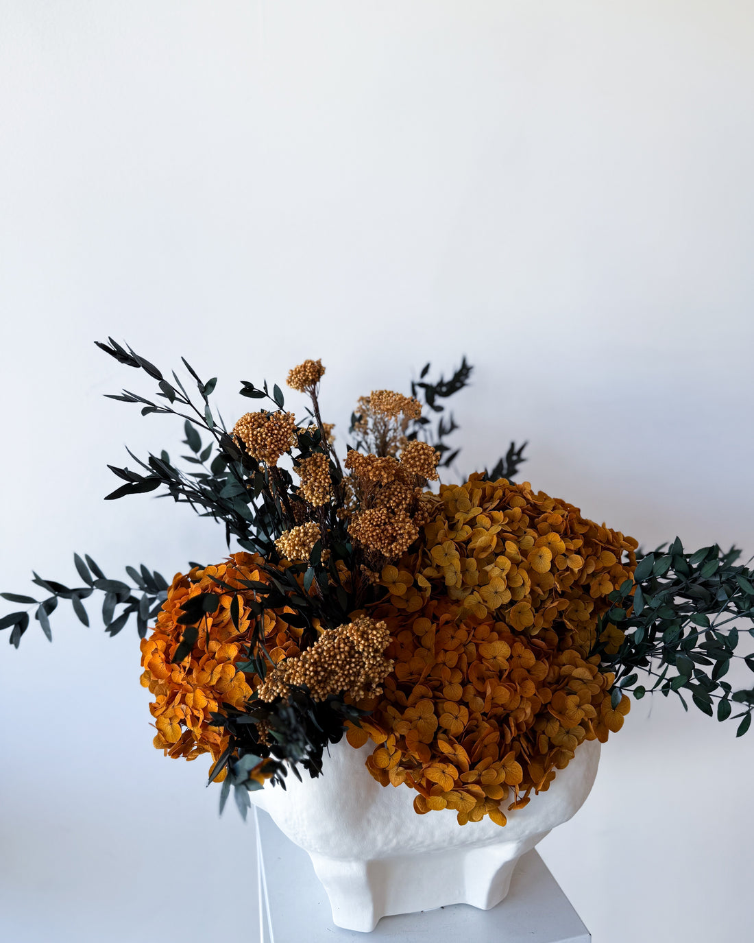 ALICE PRESERVED FLOWER ARRANGEMENT IN CONCH BOWL