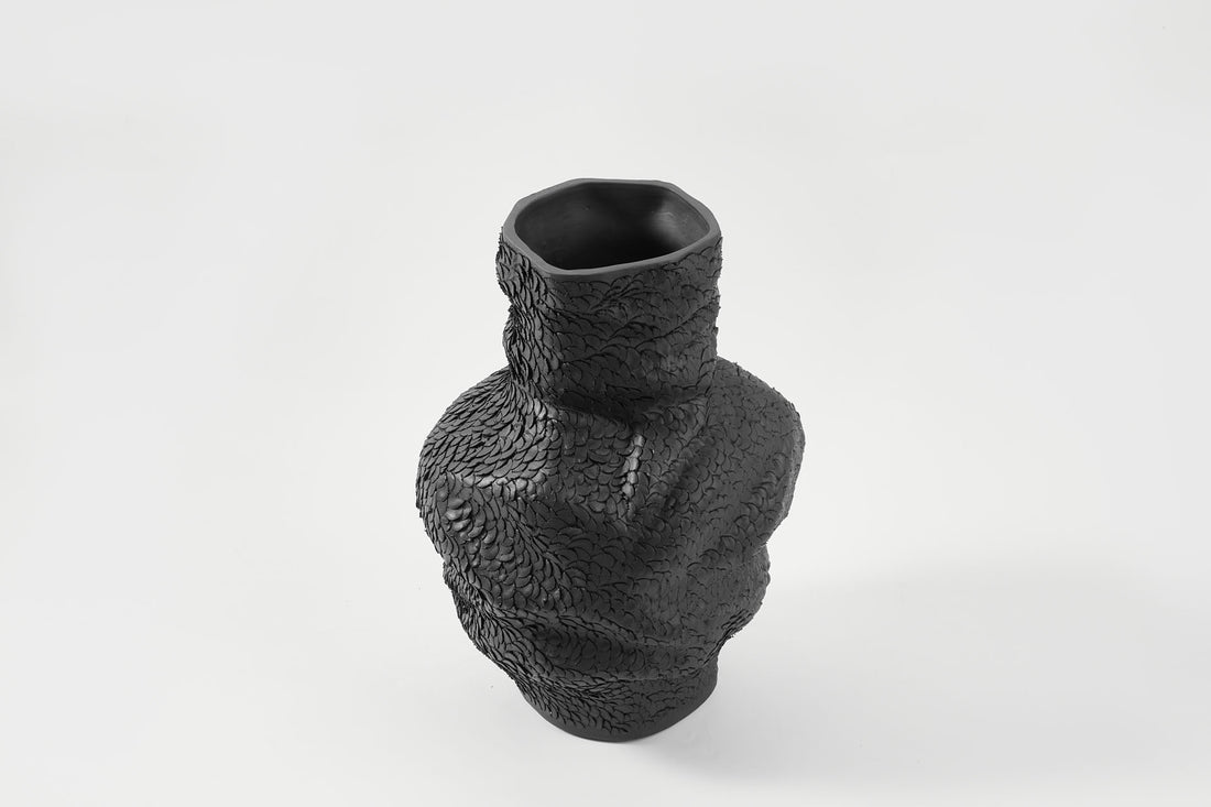 ALYSIUM VASE EBONY