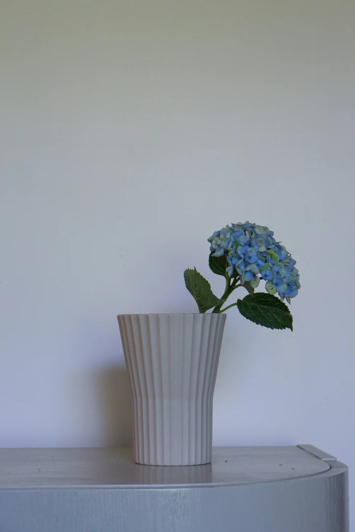 ATHENA VASE CHALK WHITE
