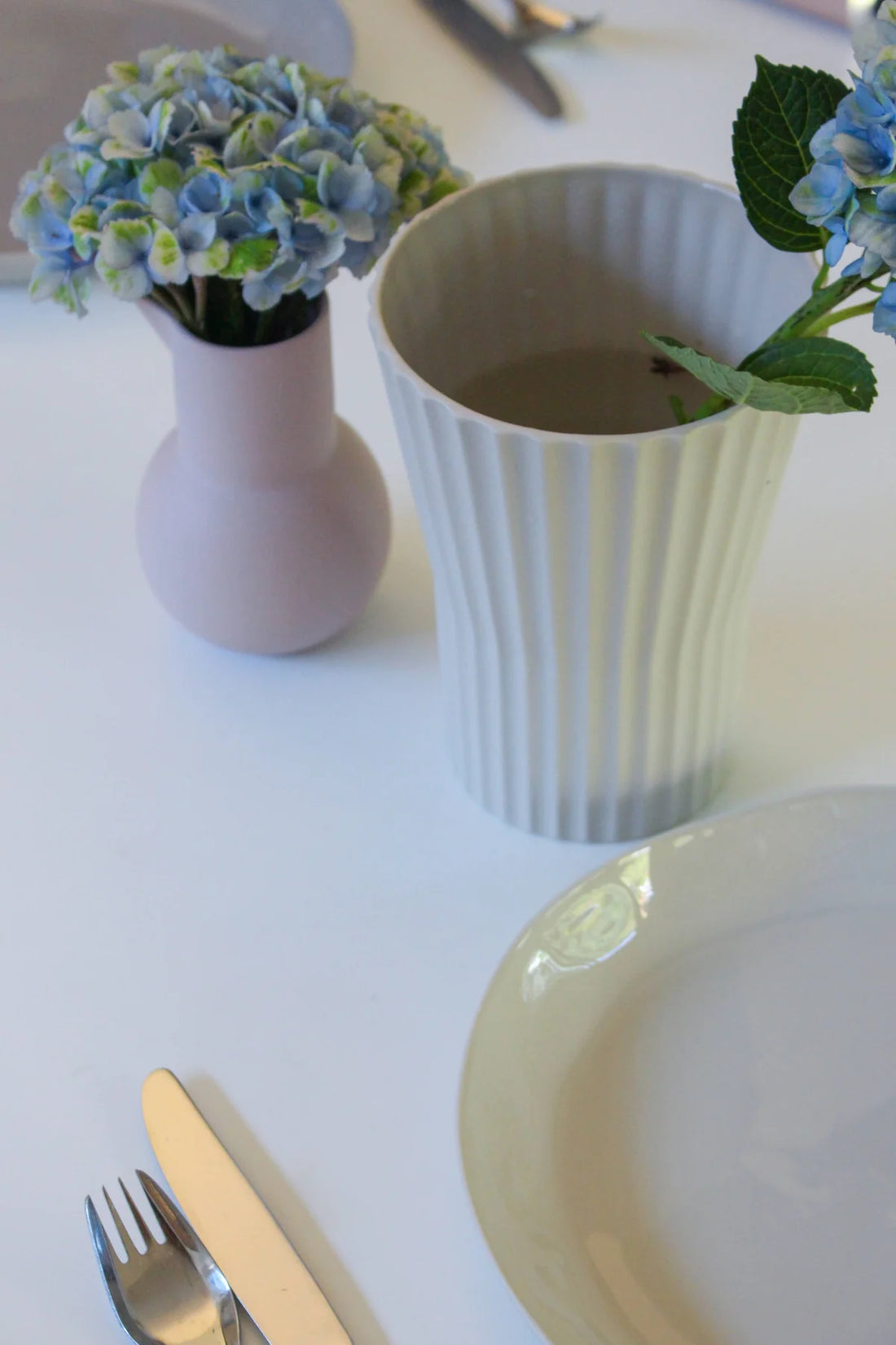 ATHENA VASE CHALK WHITE
