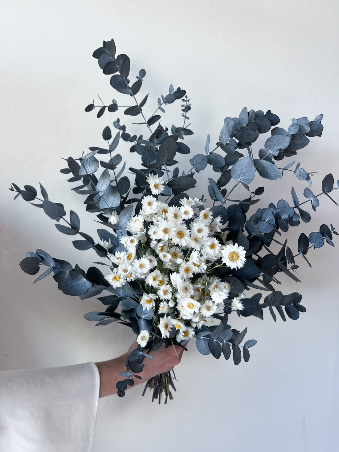 SPRING DRIED DAISY AND PRESERVED GUM FLOWER BOUQUET