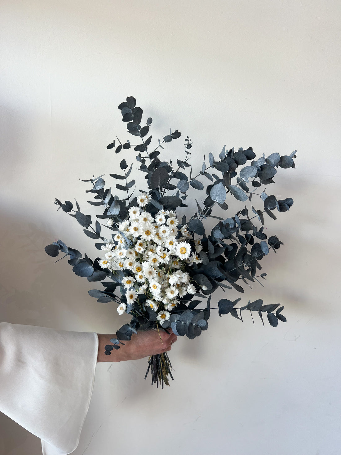 SPRING DRIED DAISY AND PRESERVED GUM FLOWER BOUQUET
