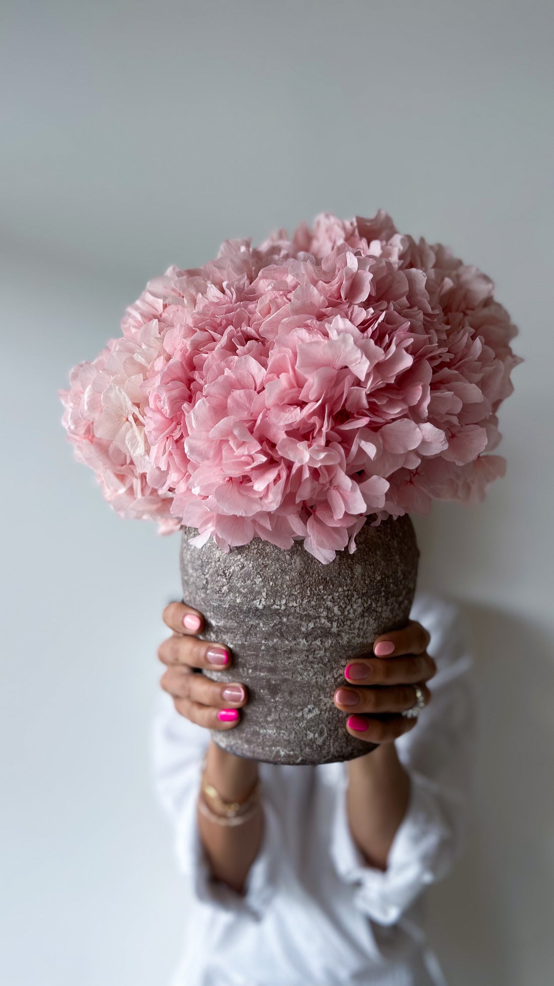 LUNA PRESERVED HYDRANGEA ARRANGEMENT IN HERAMA POT