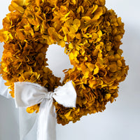 PRESERVED HYDRANGEA CHRISTMAS WREATH WITH BOW - LARGE-LEAF AUTUMN