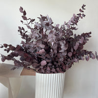 PRESERVED GUM EN MASSE IN WHITE RIPPLE VASE - MARONE