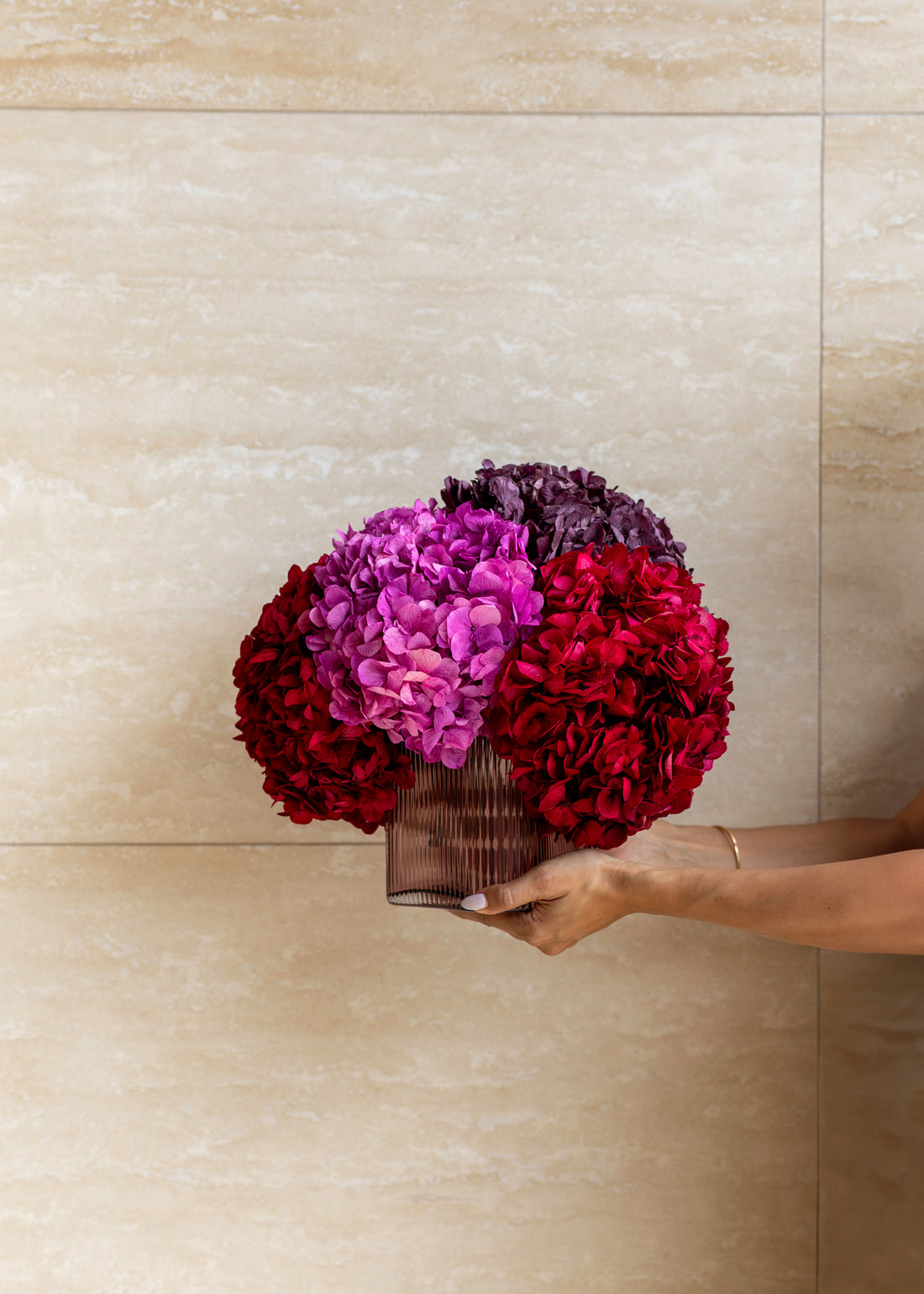 IVY PRESERVED FLOWER ARRANGEMENT IN ROSE PROFILE VASE