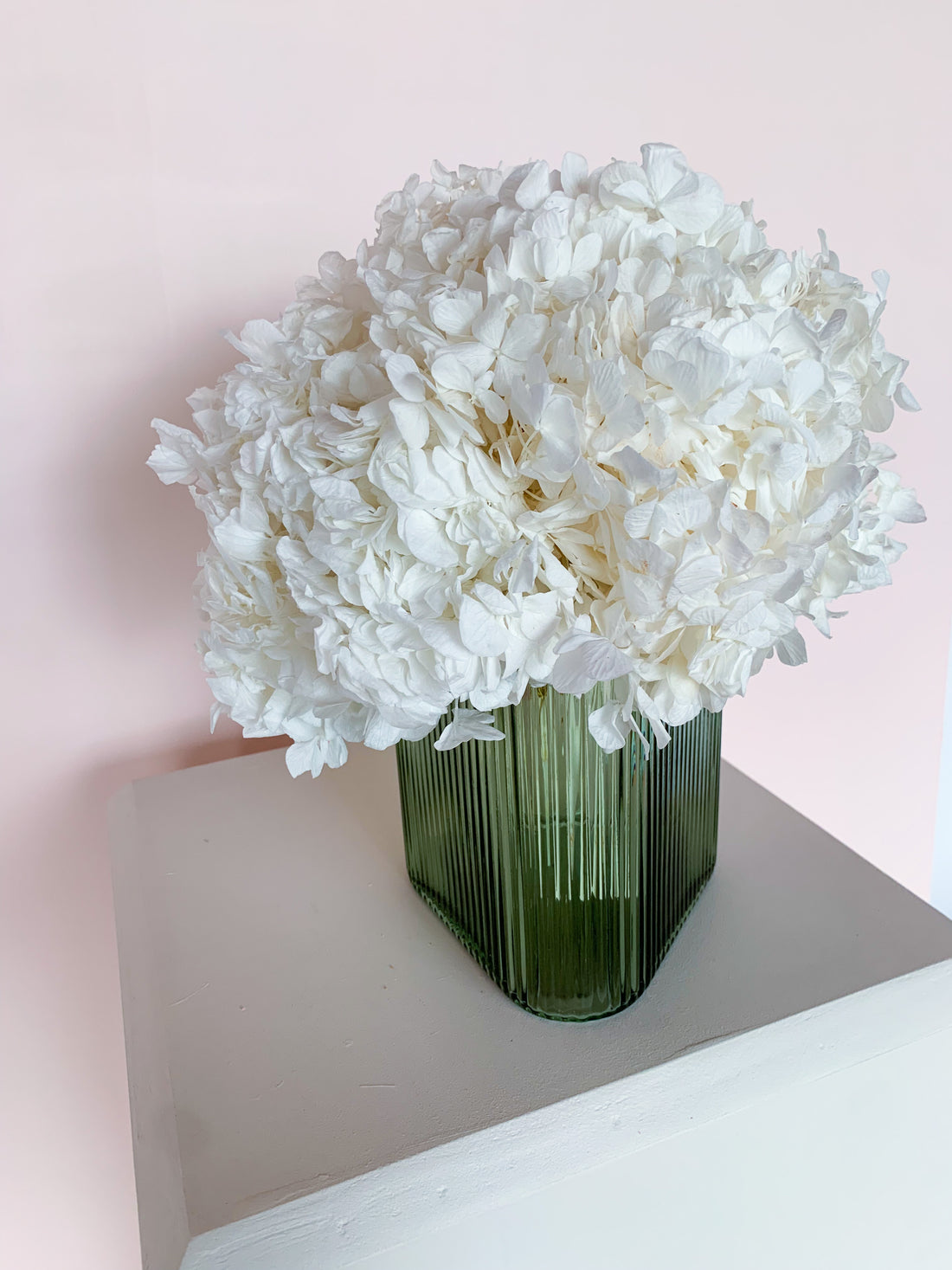 GREENLY PRESERVED FLOWER ARRANGEMENT
