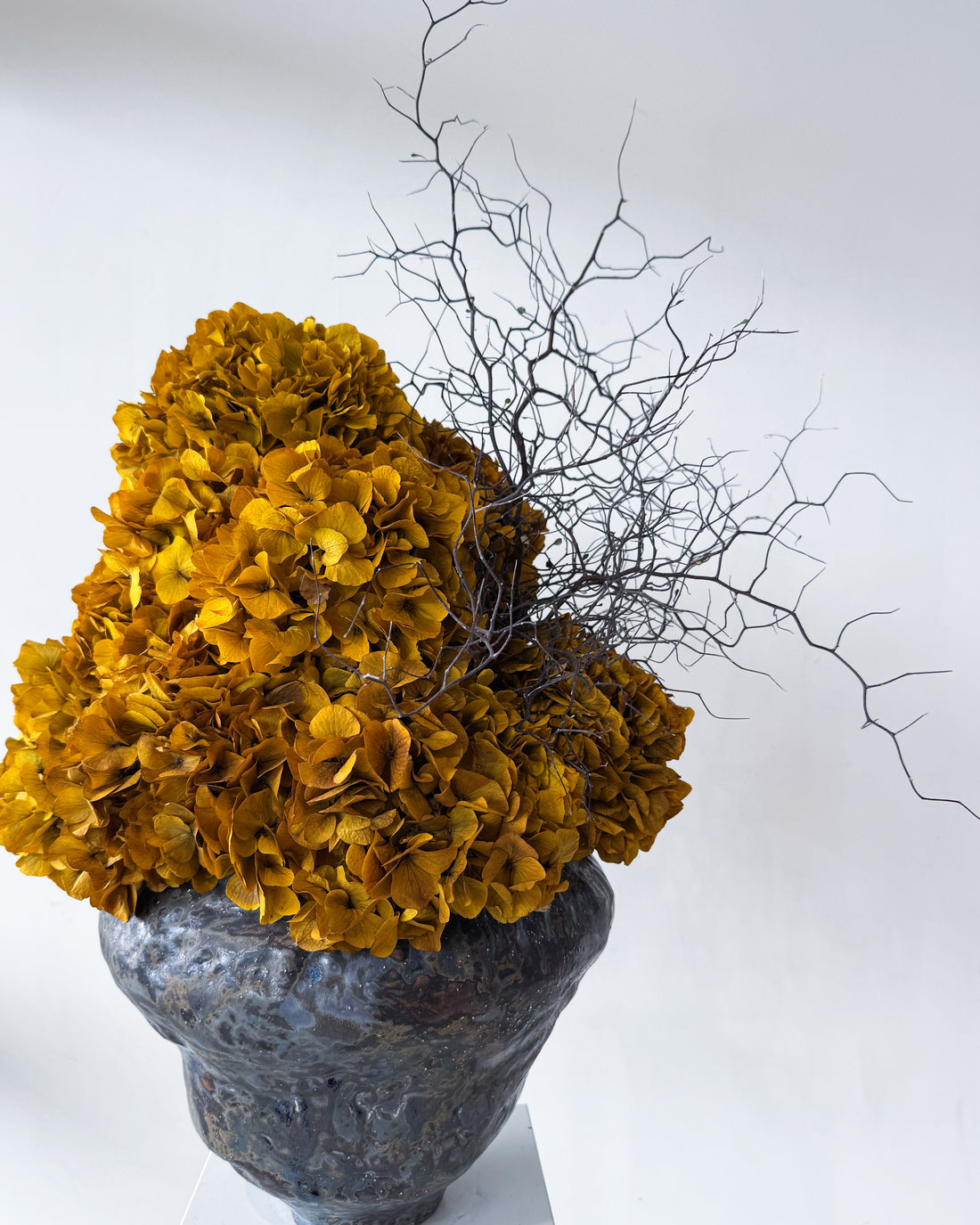 ELIZABETH PRESERVED FLOWER ARRANGEMENT IN ASILAH VASE | AUTUMN