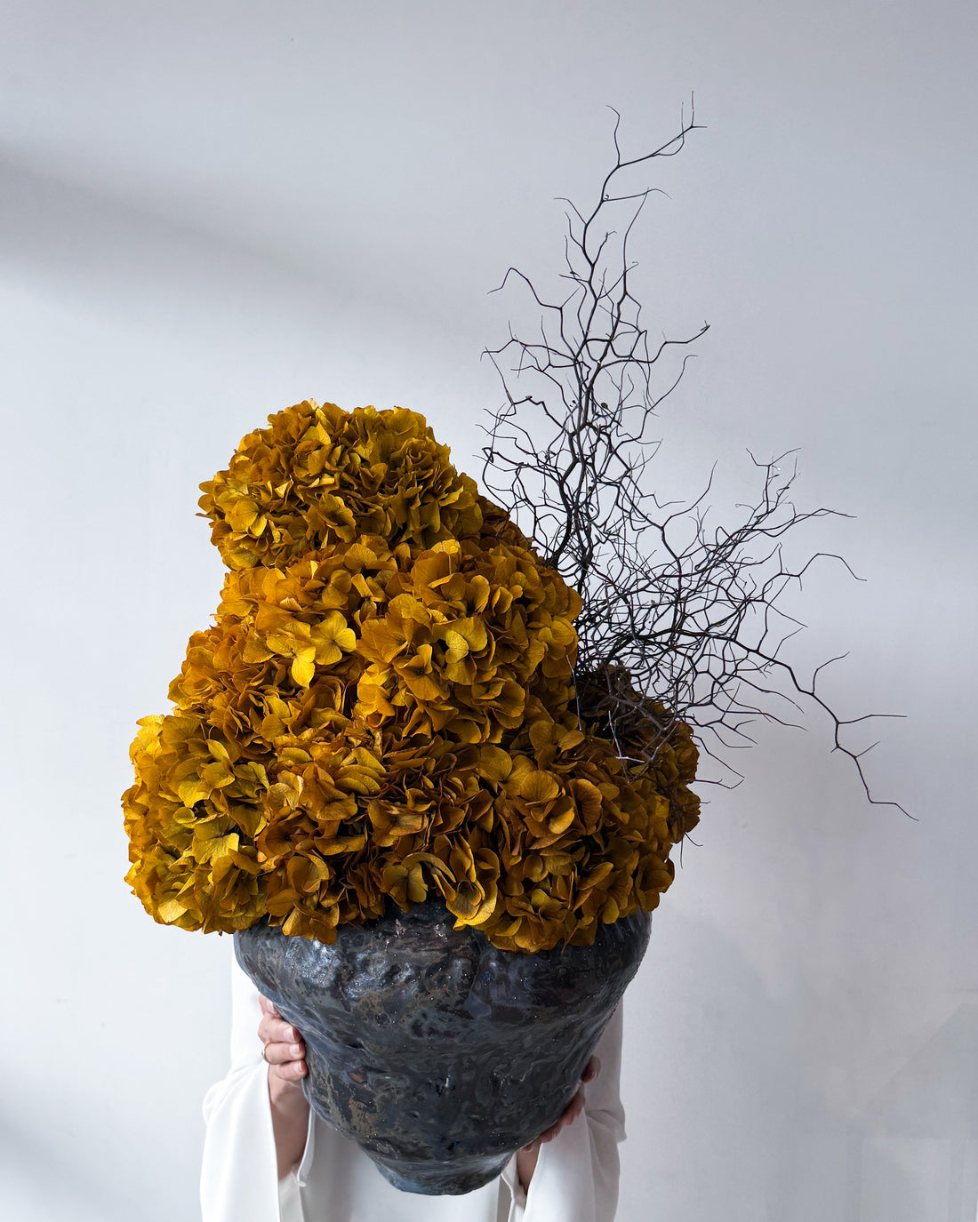 ELIZABETH PRESERVED FLOWER ARRANGEMENT IN ASILAH VASE | AUTUMN