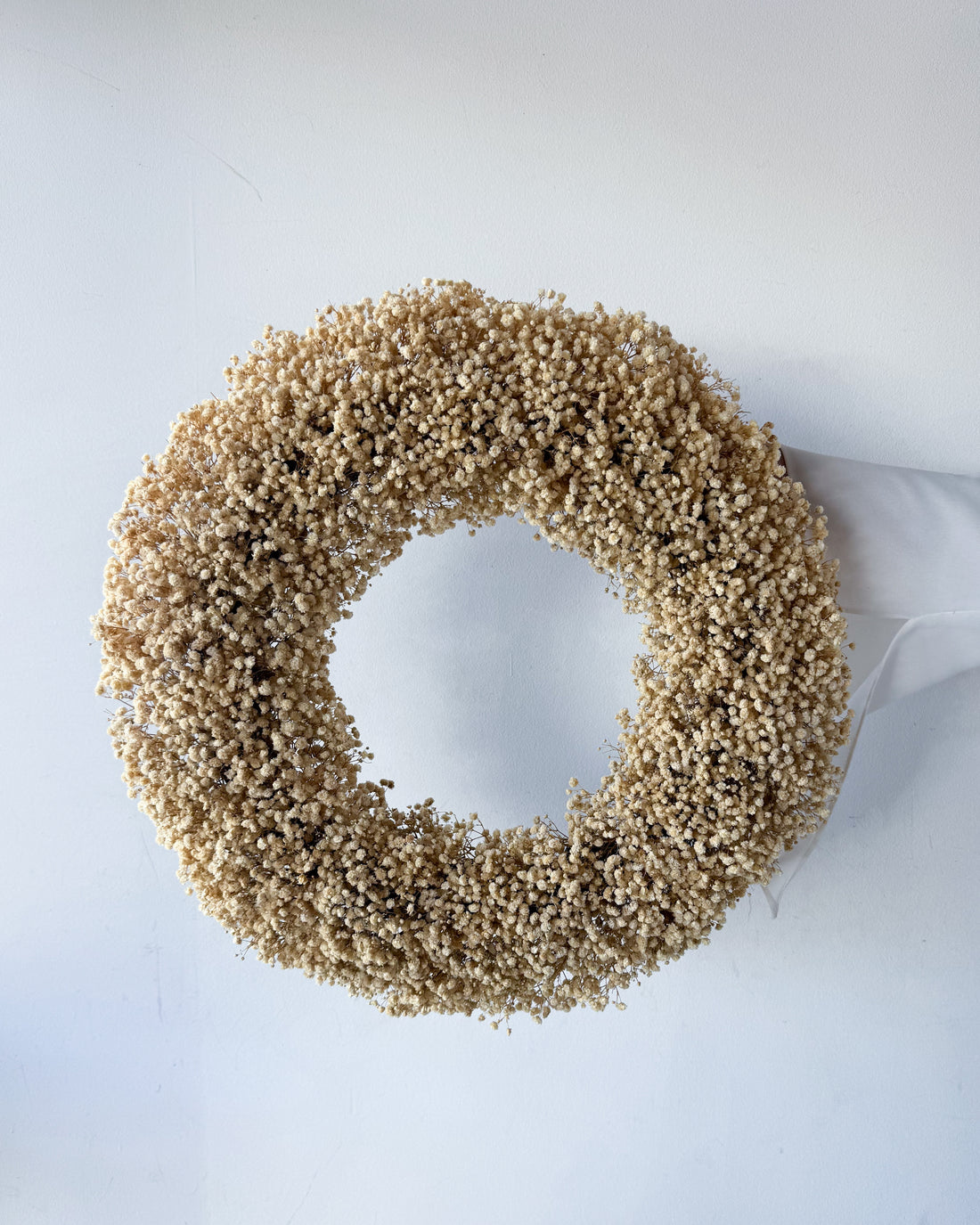 DRIED BABY’S BREATH CHRISTMAS WREATH