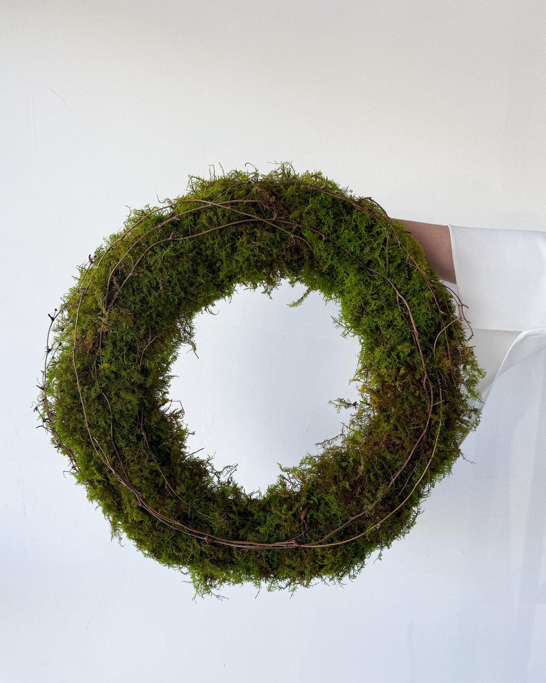 PRESERVED GREEN MOSS CHRISTMAS WREATH