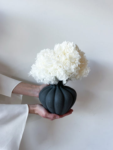 AURELIA PRESERVED HYDRANGEA ARRANGEMENT IN CHARCOAL BASMA VASE