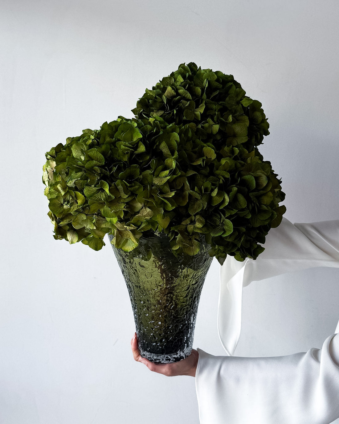 ESMERALDA | LIME GREEN HYDRANGEA EN MASSE IN LASHAY TALL VESSEL GREEN