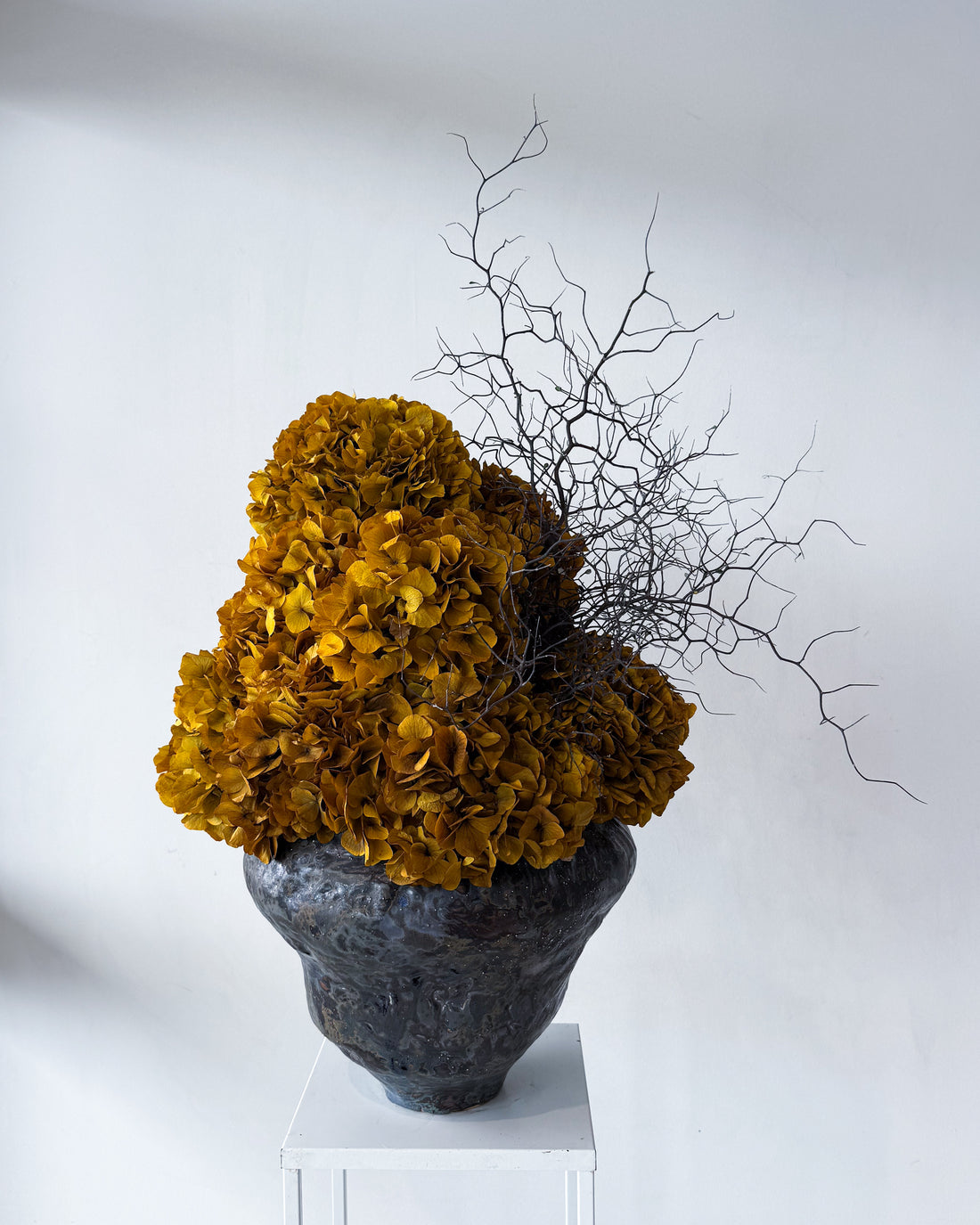 ELIZABETH PRESERVED FLOWER ARRANGEMENT IN ASILAH VASE | AUTUMN