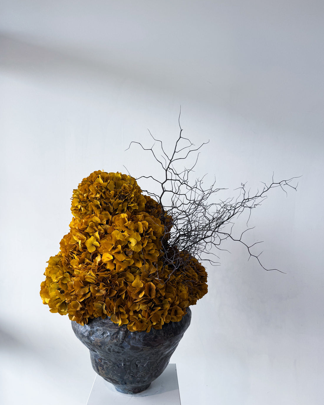 ELIZABETH PRESERVED FLOWER ARRANGEMENT IN ASILAH VASE | AUTUMN