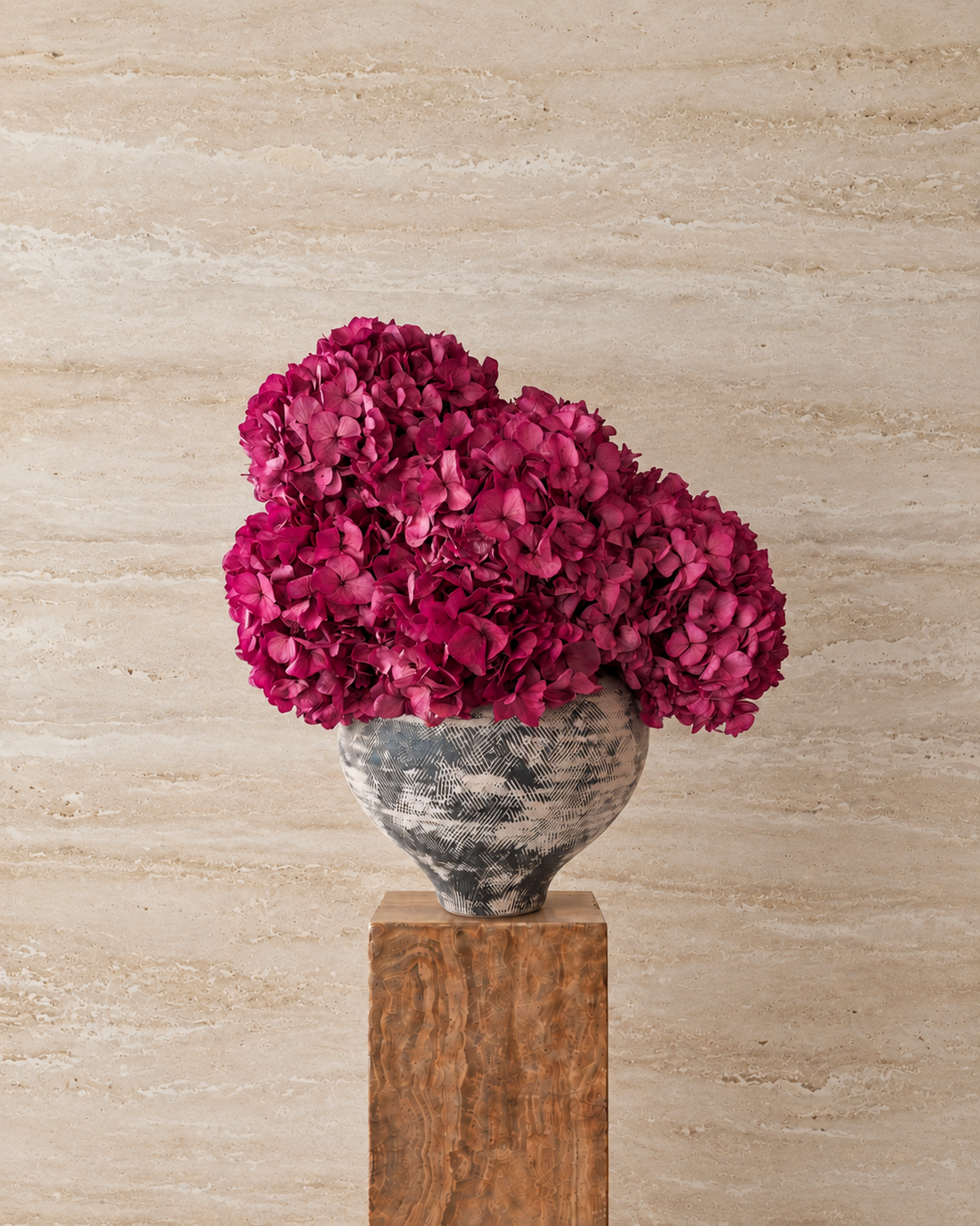 ALESSANDRA PRESERVED FLOWER ARRANGEMENT IN ASWAN VESSEL