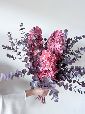 FLOSS PRESERVED HYDRANGEA AND PRESERVED GUM FLOWER BOUQUET