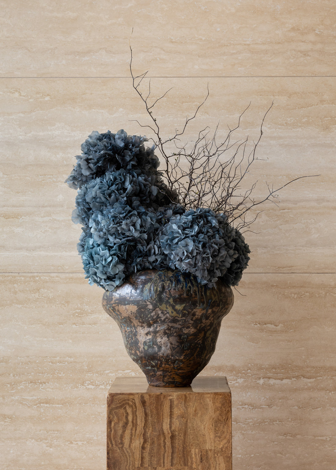 ELIZABETH PRESERVED FLOWER ARRANGEMENT IN ASILAH VASE