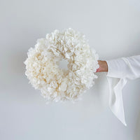 - PRESERVED LARGE-LEAF HYDRANGEA CHRISTMAS WREATH - MINI WHITE